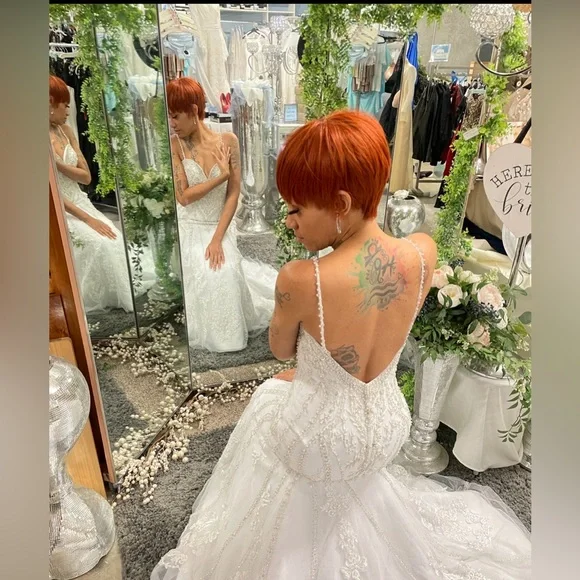 Kenneth Winston wedding dress - Picture 7 of 16